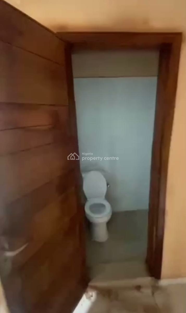 Decent Standard Spacious a Room Self Contain, Onike, Iwaya, Yaba, Lagos, Self Contain (single Rooms) for Rent