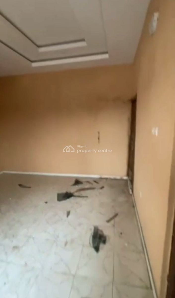 Decent Standard Spacious a Room Self Contain, Onike, Iwaya, Yaba, Lagos, Self Contain (single Rooms) for Rent