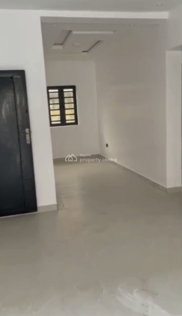 Standard Spacious Well Finished 2 Bedroom Apartment, Shomolu, Lagos, Flat / Apartment for Rent