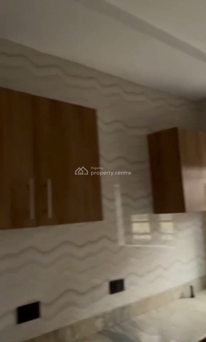 Standard Spacious Well Finished 2 Bedroom Apartment, Shomolu, Lagos, Flat / Apartment for Rent