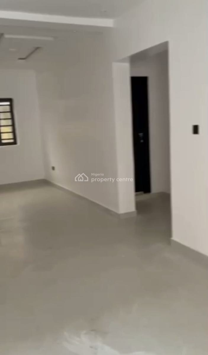 Standard Spacious Well Finished 2 Bedroom Apartment, Shomolu, Lagos, Flat / Apartment for Rent