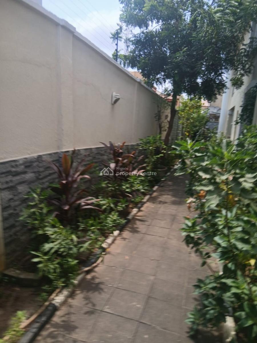 Commercial Detached 5 Bedroom House with 2bq on 1000sqm, Lekki Phase 1, Lekki, Lagos, Detached Duplex for Rent