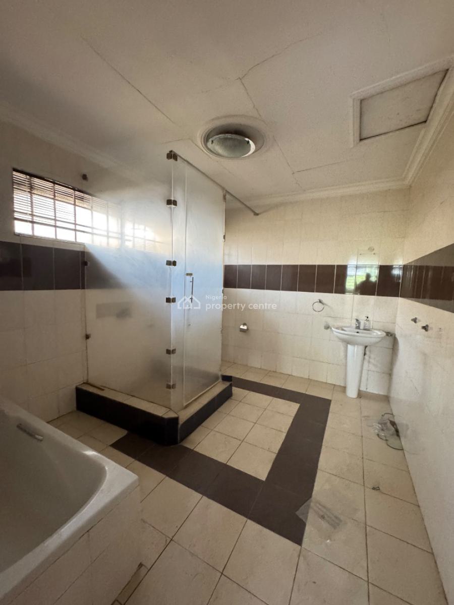 Decent and Spacious 5bedroom Semi Detached Duplex, Lekki Phase 1, Lekki, Lagos, Office Space for Rent
