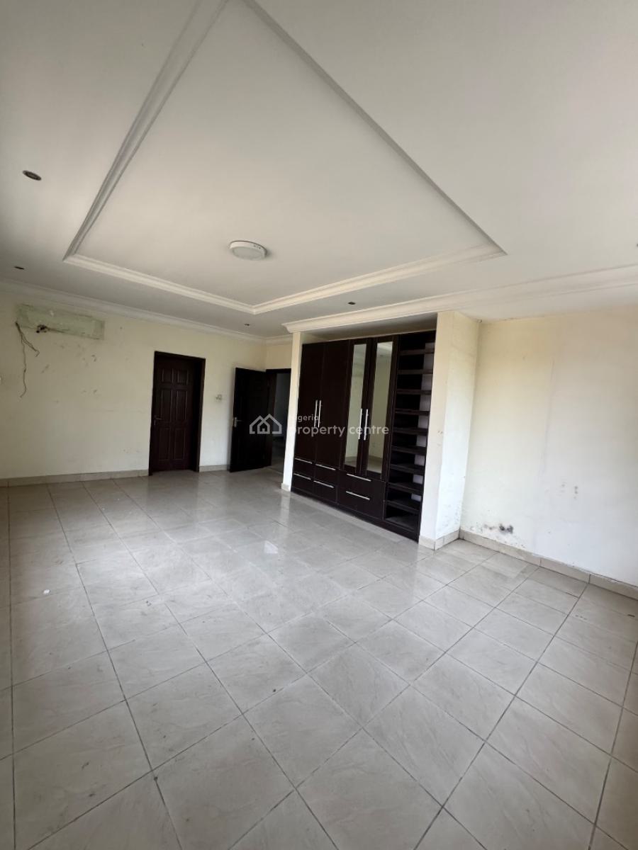 Decent and Spacious 5bedroom Semi Detached Duplex, Lekki Phase 1, Lekki, Lagos, Office Space for Rent