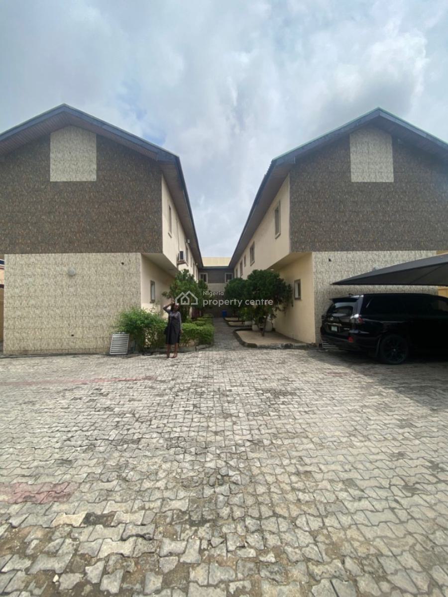 4 Units of 3-bedroom Maisonettes + Bq Each on 889sqm Land, Lekki Phase 1, Lekki, Lagos, House for Sale