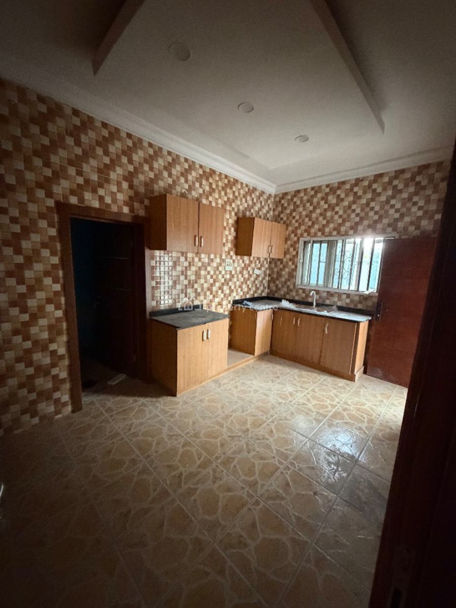 Lovely and Spacious 3 Bedroom, Atlantic View Estate, Alpha Beach Road, Lekki, Lagos, Flat / Apartment for Rent