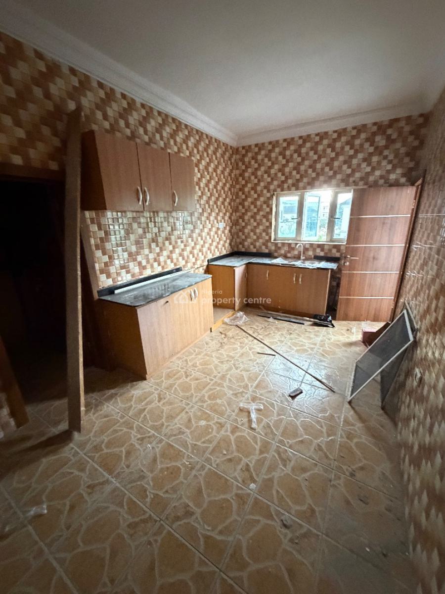 Lovely and Spacious 3 Bedroom, Atlantic View Estate, Alpha Beach Road, Lekki, Lagos, Flat / Apartment for Rent