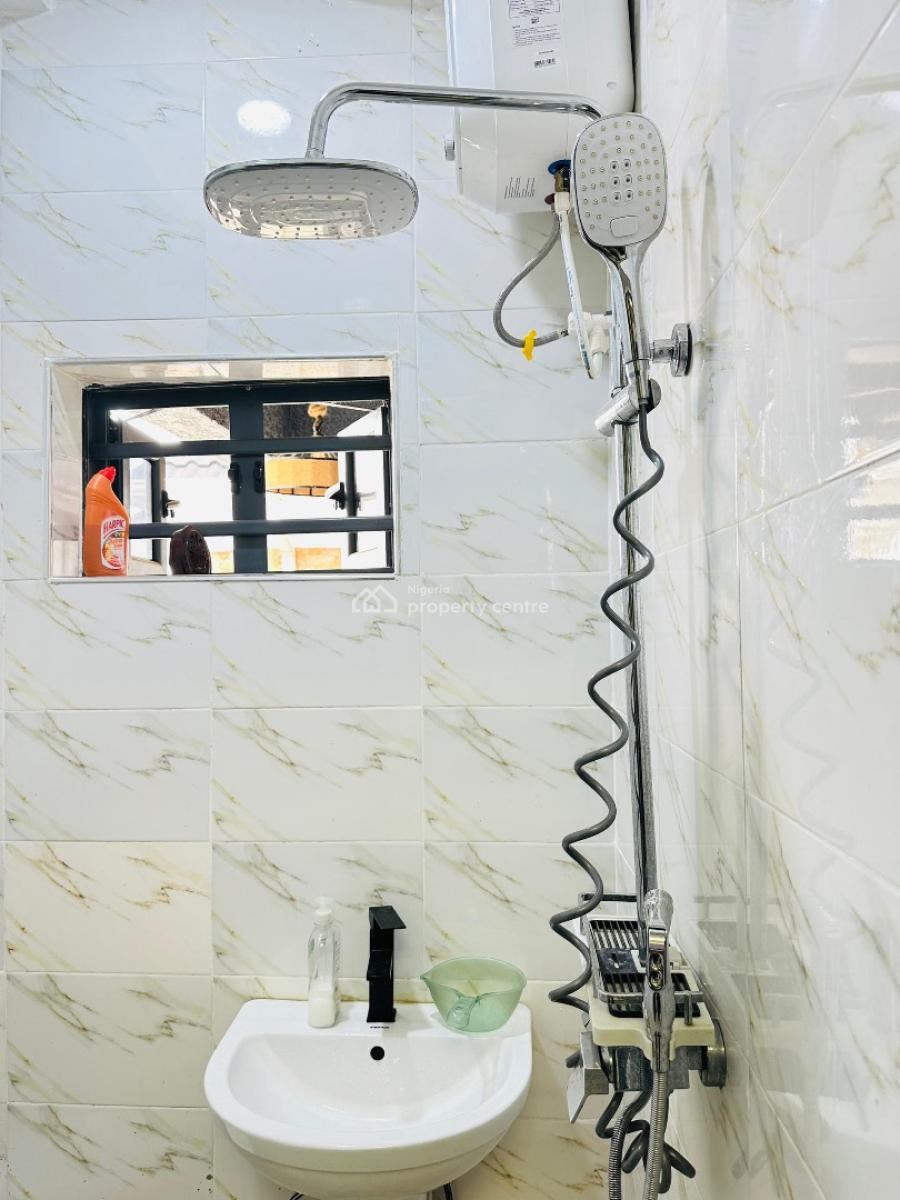 Luxurious 1bedroom with Pool, Egbeda, Alimosho, Lagos, Flat / Apartment Short Let