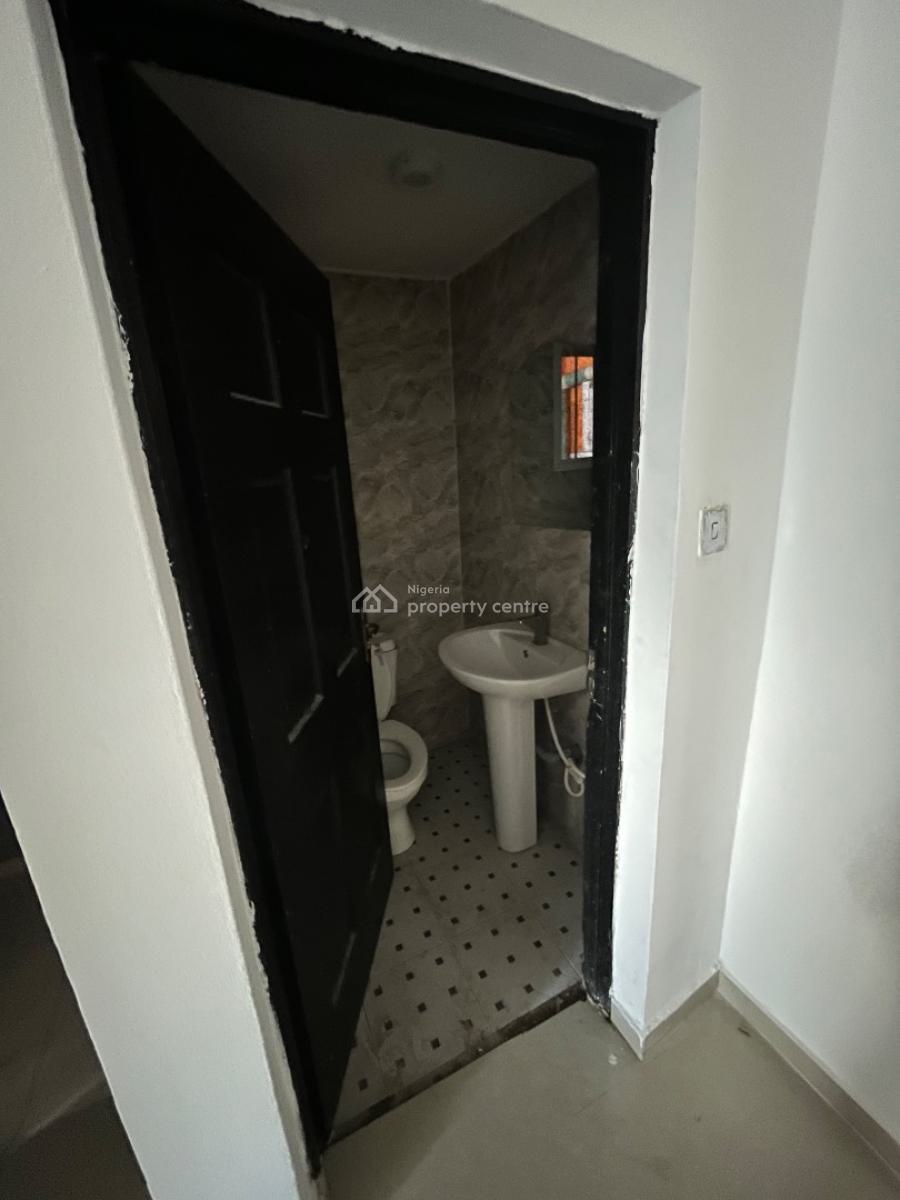 2bedroom Apartment, Ologolo, Lekki, Lagos, Flat / Apartment for Rent