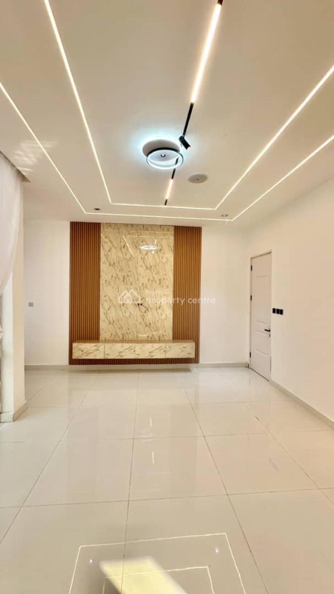 5bedroom Luxurious Fully Detached Duplex, Conversation Centre Road, Lafiaji, Lekki, Lagos, Detached Duplex for Sale