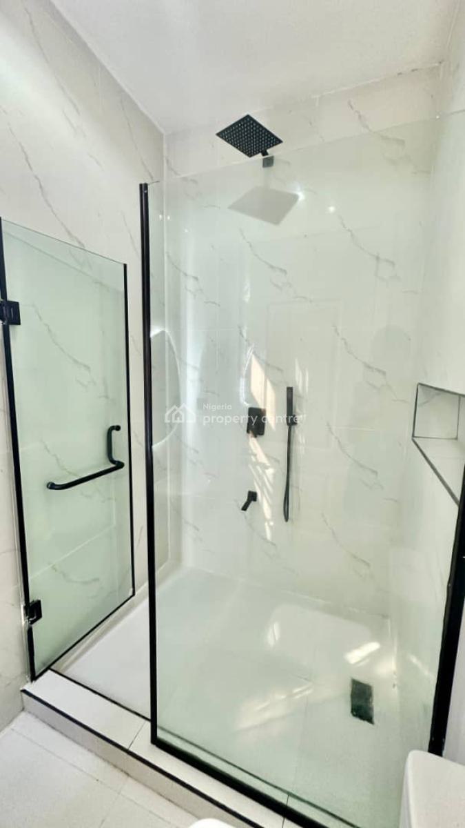 5bedroom Luxurious Fully Detached Duplex, Conversation Centre Road, Lafiaji, Lekki, Lagos, Detached Duplex for Sale