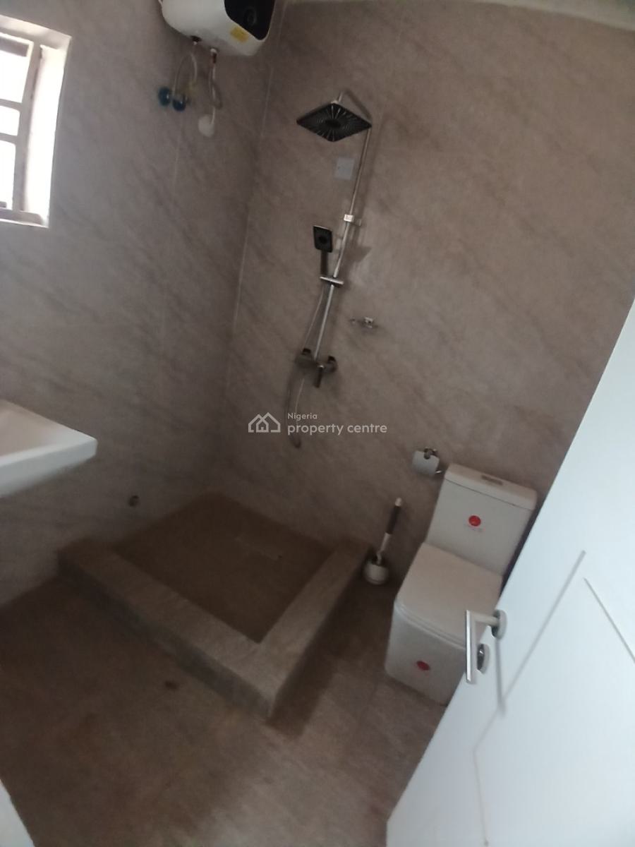 Well Renovated 4 Bedroom Block of Flat, Diplomatic Zone, Asokoro District, Abuja, House for Rent