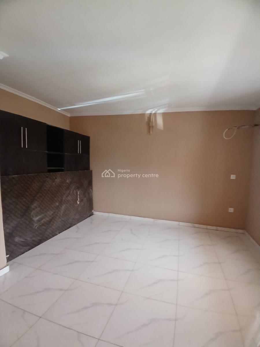 Well Renovated 4 Bedroom Block of Flat, Diplomatic Zone, Asokoro District, Abuja, House for Rent