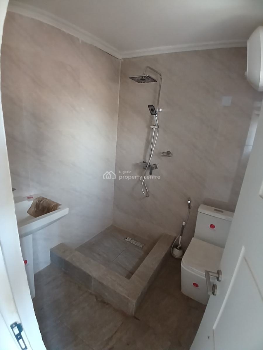 Well Renovated 4 Bedroom Block of Flat, Diplomatic Zone, Asokoro District, Abuja, House for Rent