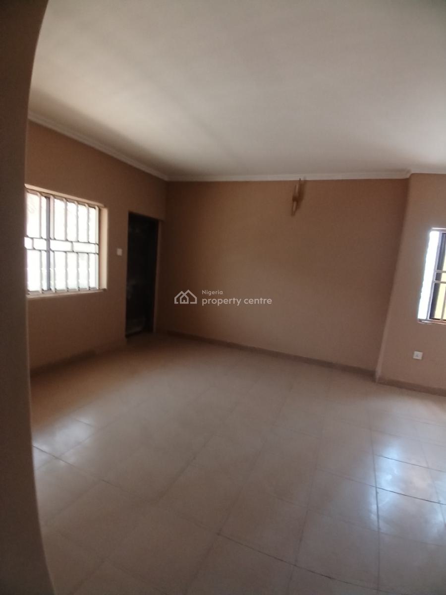 Well Renovated 4 Bedroom Block of Flat, Diplomatic Zone, Asokoro District, Abuja, House for Rent