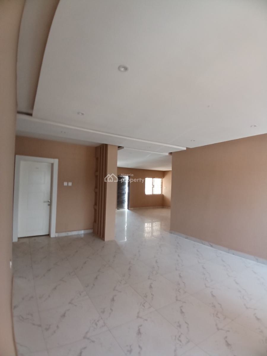 Well Renovated 4 Bedroom Block of Flat, Diplomatic Zone, Asokoro District, Abuja, House for Rent