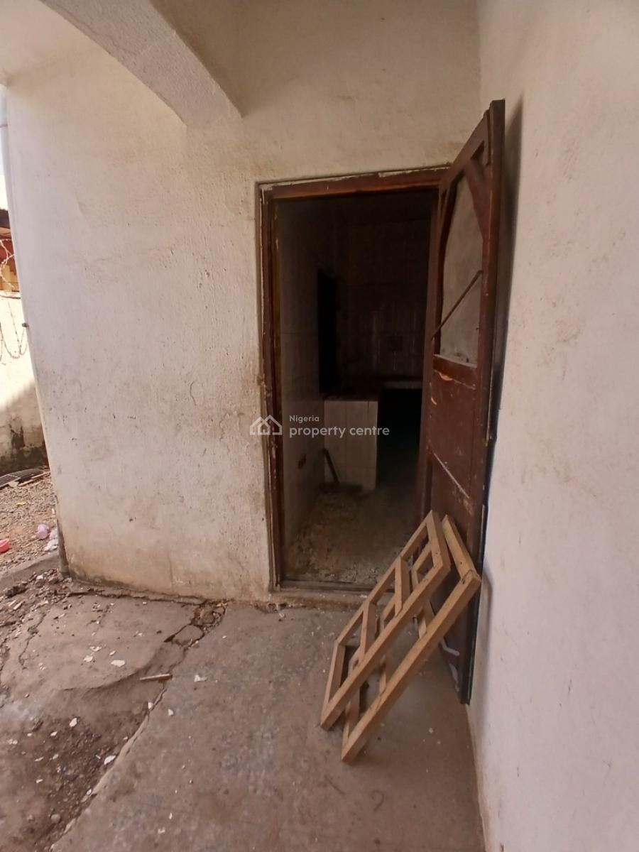 Luxury 2 Bedrooms with a Room Bq, Wuse, Abuja, Flat / Apartment for Rent