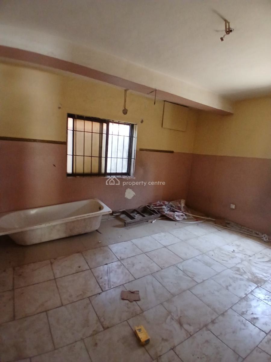 Luxury 2 Bedrooms with a Room Bq, Wuse, Abuja, Flat / Apartment for Rent