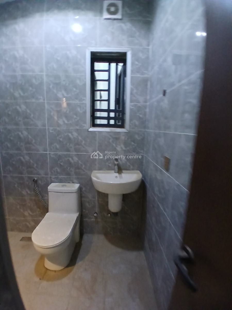 Luxury 5 Bedrooms with a Room Bq, Acs and Central Generator, Wuye, Abuja, Terraced Duplex for Rent