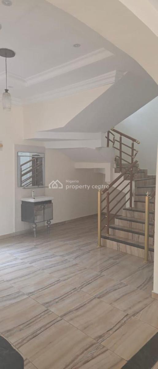 Newly Renovated 4-bedroom Semi-detached Duplex with Bq in Prime Osapa, Osapa, Lekki, Lagos, Semi-detached Duplex for Rent