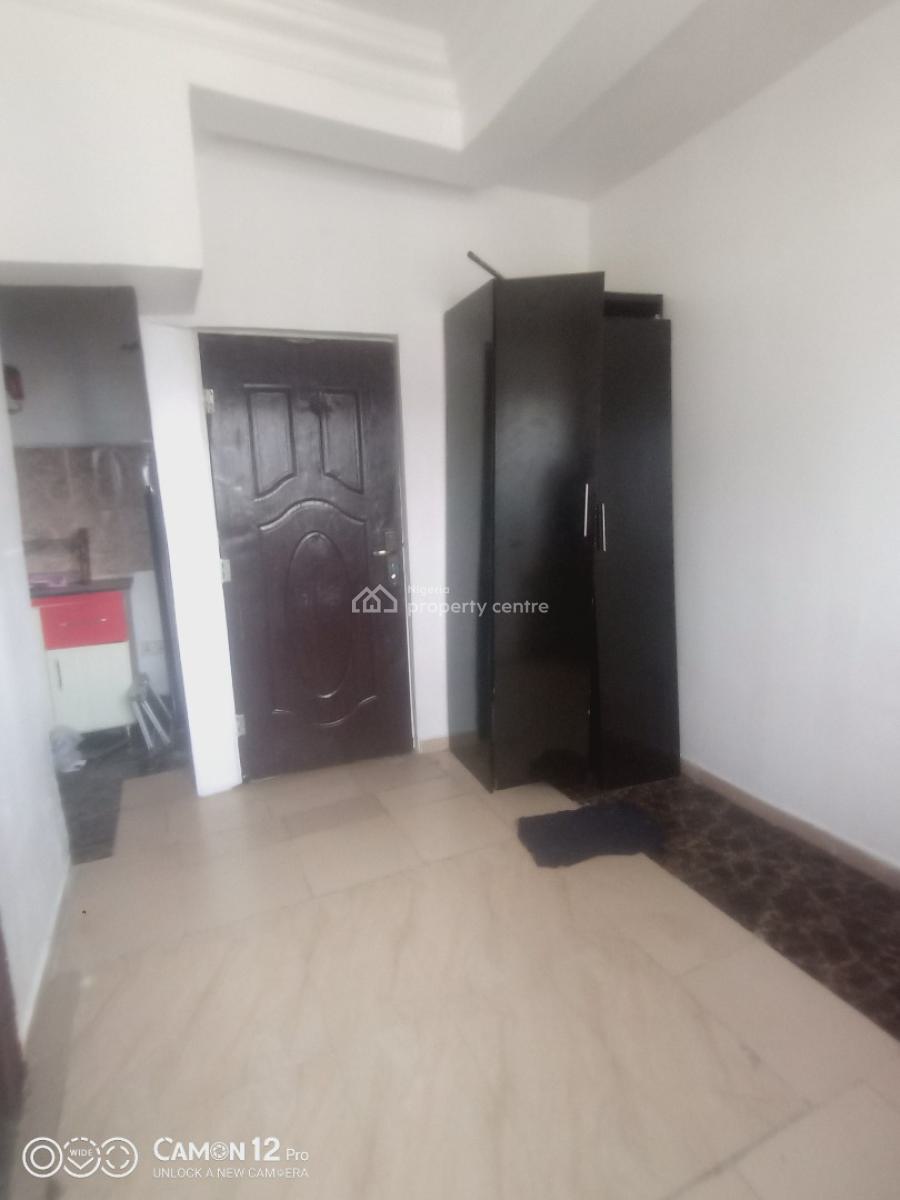 Luxurious Studio Apartment Upstairs with Balcony, Chevron, Lekki, Lagos, House for Rent