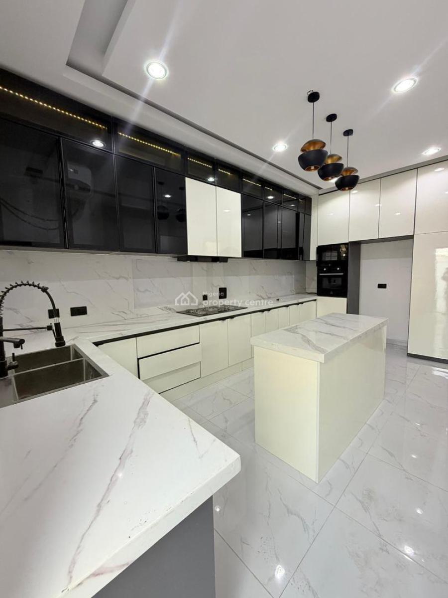 Very Spacious 5-bedroom Fully Detached House with Boys Quarters, Lekki County, Lekki, Lagos, House for Sale