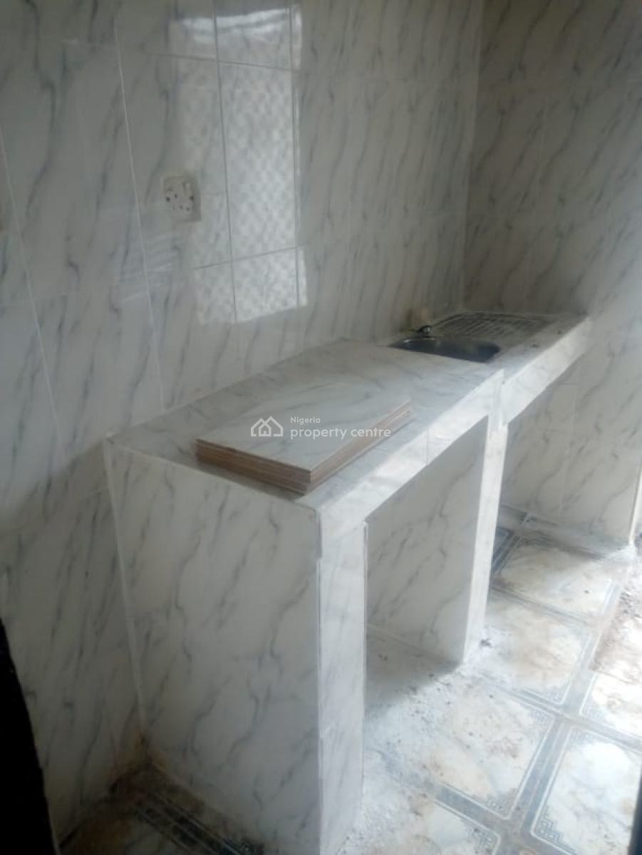 Block of Flats, Asowater Street, Off Ohovbe Quarters, Ikpoba Okha, Edo, Flat / Apartment for Sale