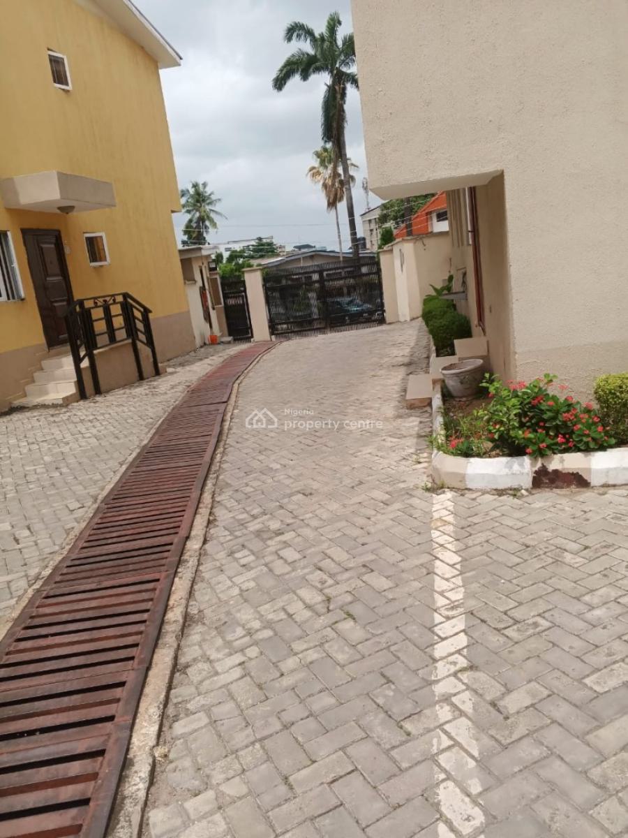 4 Bedrooms Terrace Duplex, Adeniyi Jones, Ikeja, Lagos, Flat / Apartment for Rent