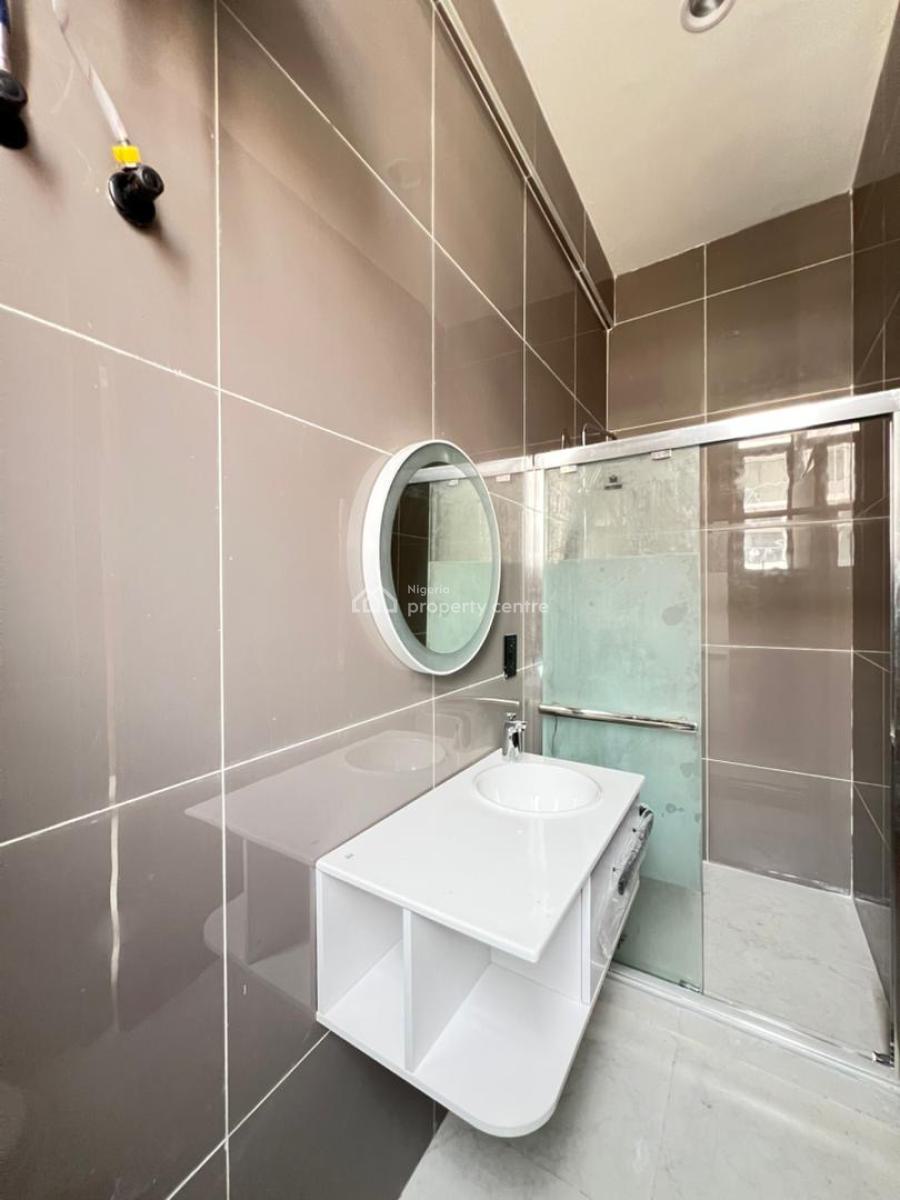 Contemporary 2bedroom Apartment with Gym, Lekki Phase 1, Lekki, Lagos, Flat / Apartment for Sale