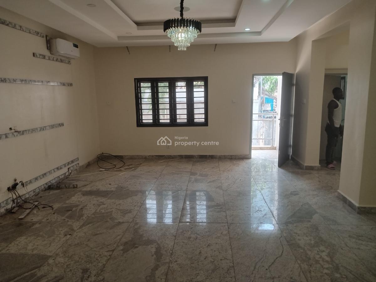 a Very Good Spacious 3 Bedroom Flat with 1bq, Off Ademola Adetokunbo Crescent, Wuse 2, Abuja, Flat / Apartment for Rent