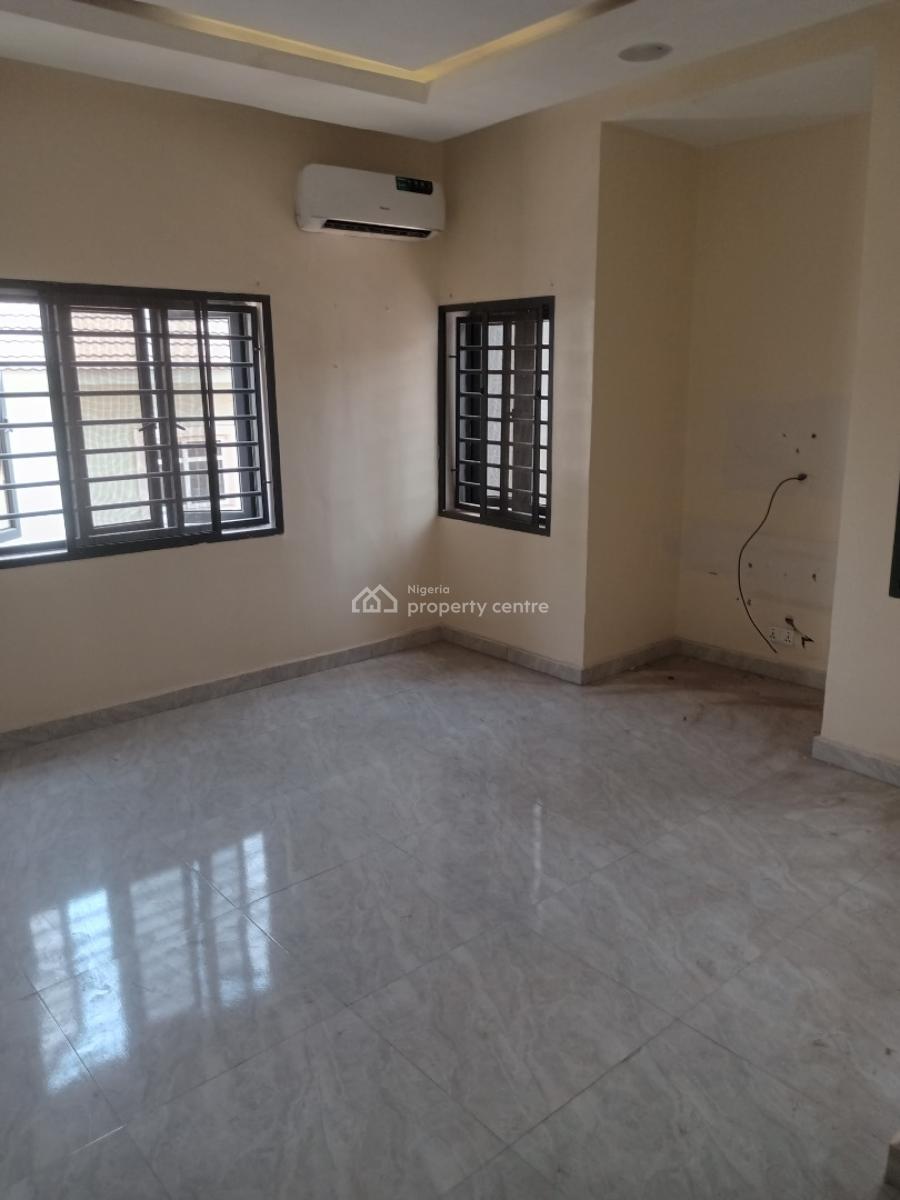 a Very Good Spacious 3 Bedroom Flat with 1bq, Off Ademola Adetokunbo Crescent, Wuse 2, Abuja, Flat / Apartment for Rent