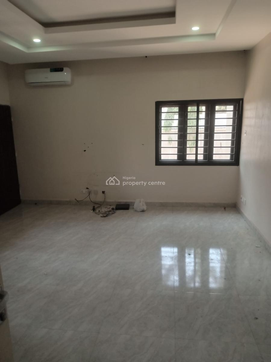 a Very Good Spacious 3 Bedroom Flat with 1bq, Off Ademola Adetokunbo Crescent, Wuse 2, Abuja, Flat / Apartment for Rent