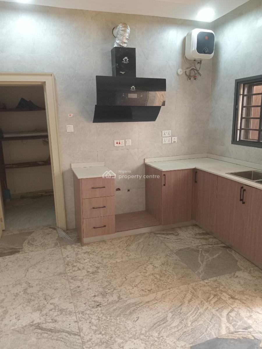 a Very Good Spacious 3 Bedroom Flat with 1bq, Off Ademola Adetokunbo Crescent, Wuse 2, Abuja, Flat / Apartment for Rent