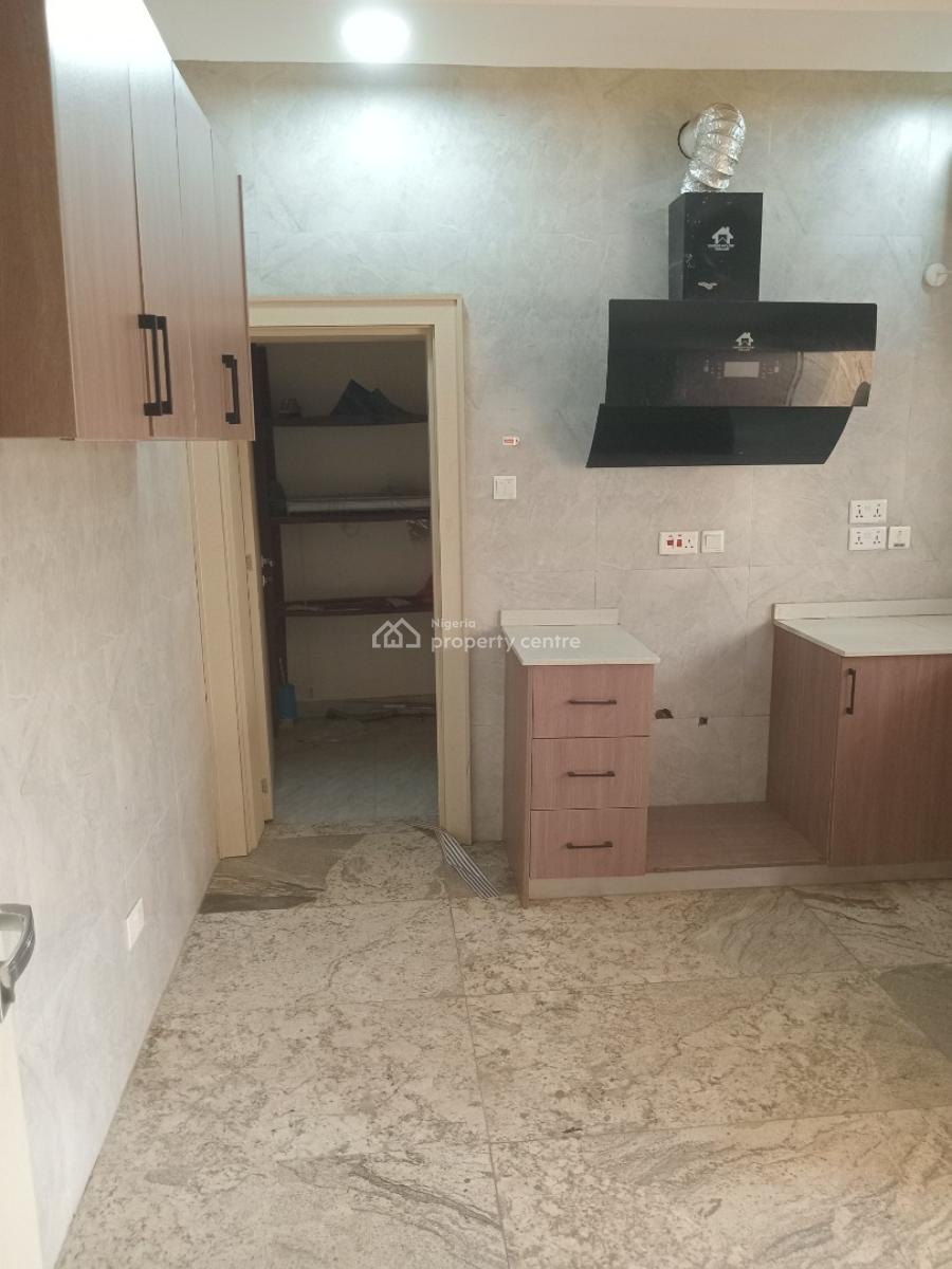 a Very Good Spacious 3 Bedroom Flat with 1bq, Off Ademola Adetokunbo Crescent, Wuse 2, Abuja, Flat / Apartment for Rent