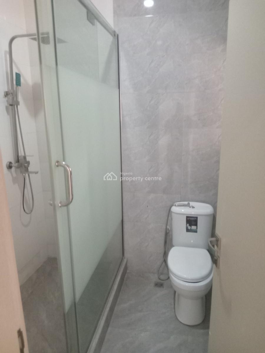 a Very Good Spacious 3 Bedroom Flat with 1bq, Off Ademola Adetokunbo Crescent, Wuse 2, Abuja, Flat / Apartment for Rent