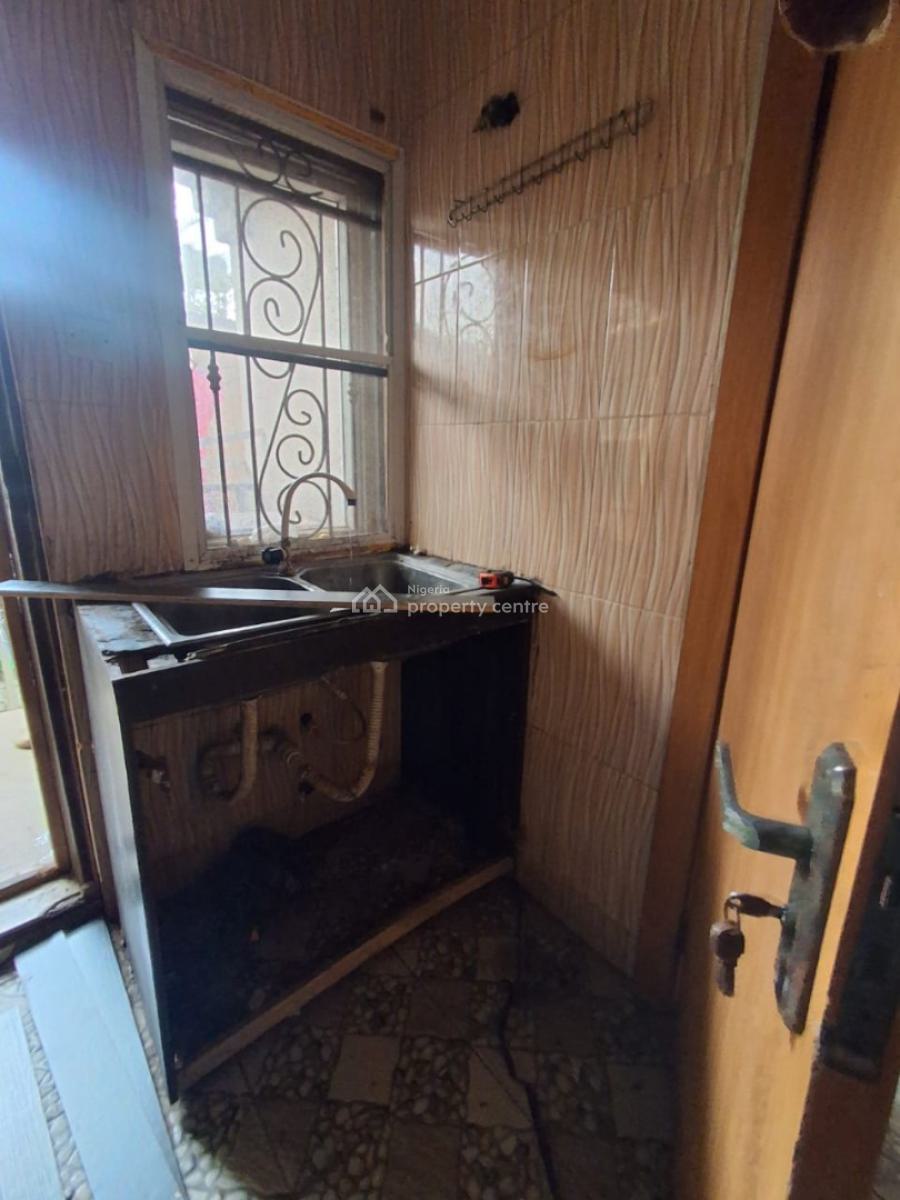 a Spacious 1bedroom Flat Upstairs, Badore Ajah, Ajah, Lagos, Flat / Apartment for Rent