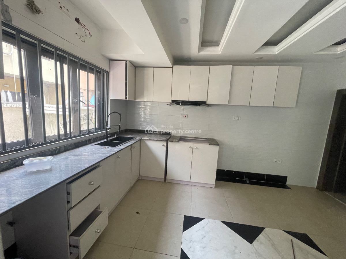 Spacious 3bedrooms Duplex with Nice Room and Palor Bq, Self Compound, Regal View Estate Lekki Right, Lekki Phase 1, Lekki, Lagos, Terraced Duplex for Sale