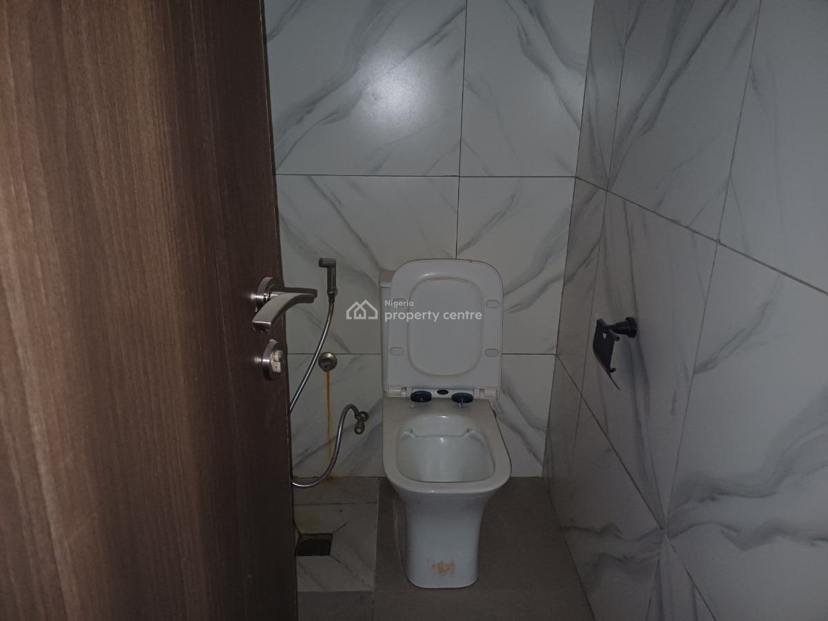 Serviced 144sqm Shop / Office Space on The Second Floor, Wuse 2, Abuja, Shop for Rent