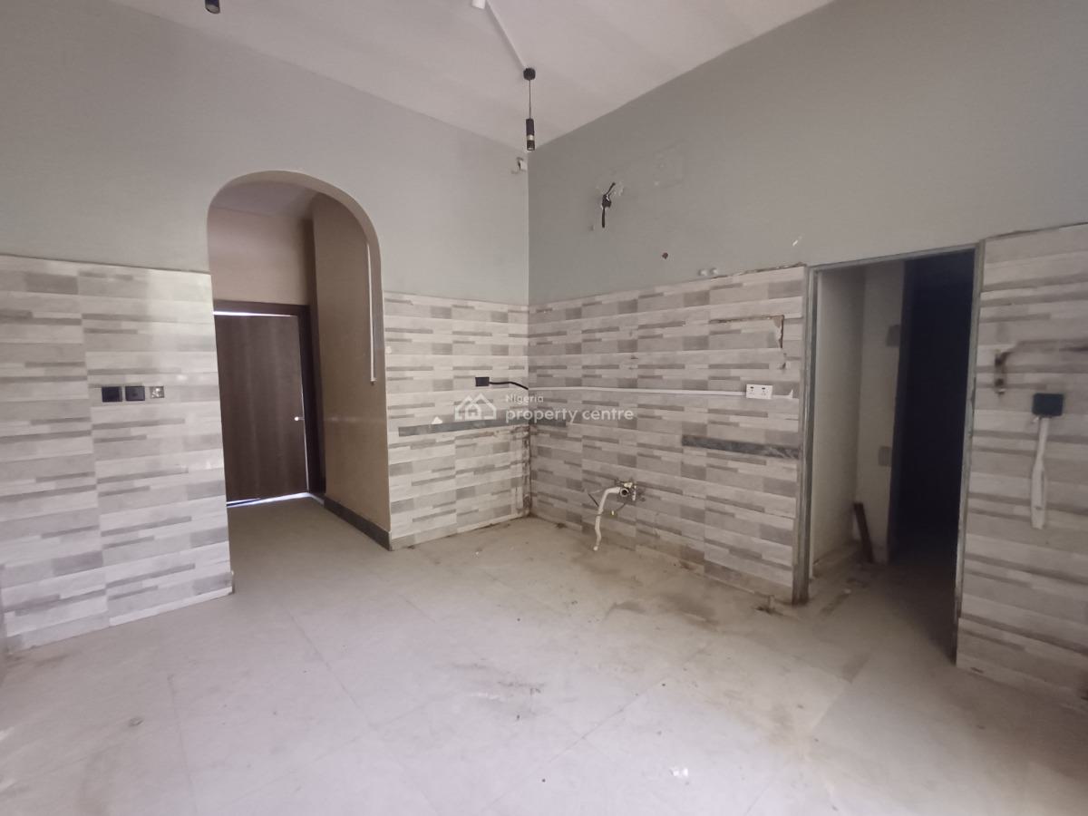 Serviced 144sqm Shop / Office Space on The Second Floor, Wuse 2, Abuja, Shop for Rent