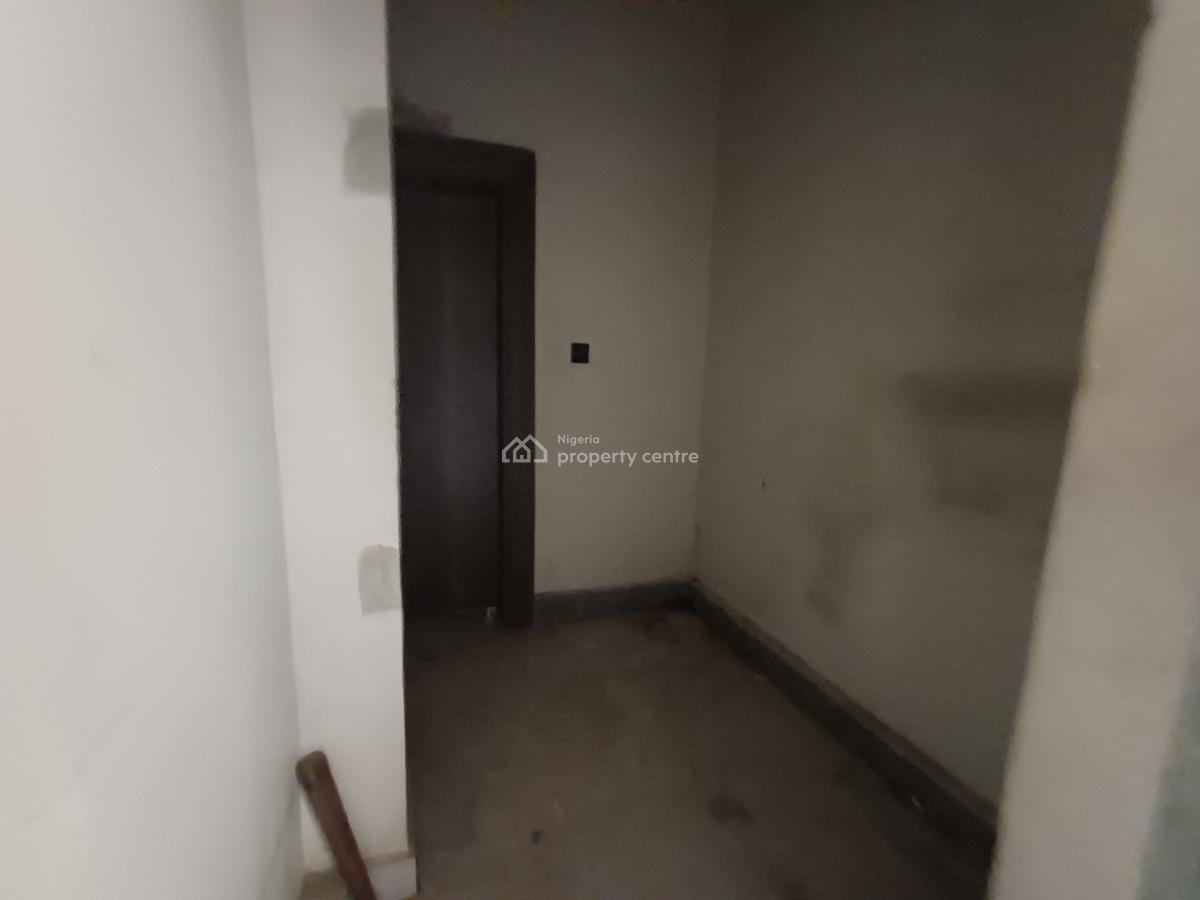 Serviced 144sqm Shop / Office Space on The Second Floor, Wuse 2, Abuja, Shop for Rent