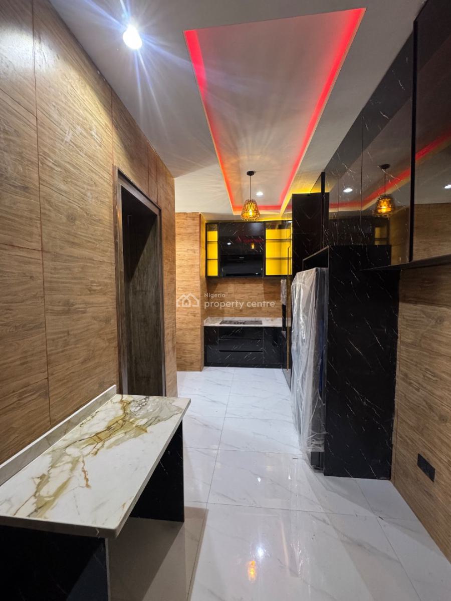 New Three (3) Bedrooms Apartment with Bq, Lekki Phase 1, Lekki, Lagos, Flat / Apartment for Sale