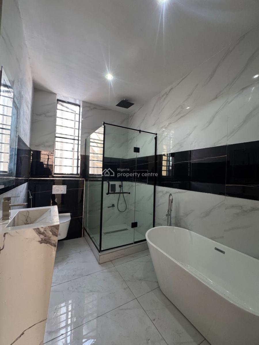 New Three (3) Bedrooms Apartment with Bq, Lekki Phase 1, Lekki, Lagos, Flat / Apartment for Sale