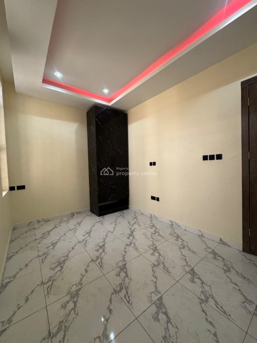 New Three (3) Bedrooms Apartment with Bq, Lekki Phase 1, Lekki, Lagos, Flat / Apartment for Sale
