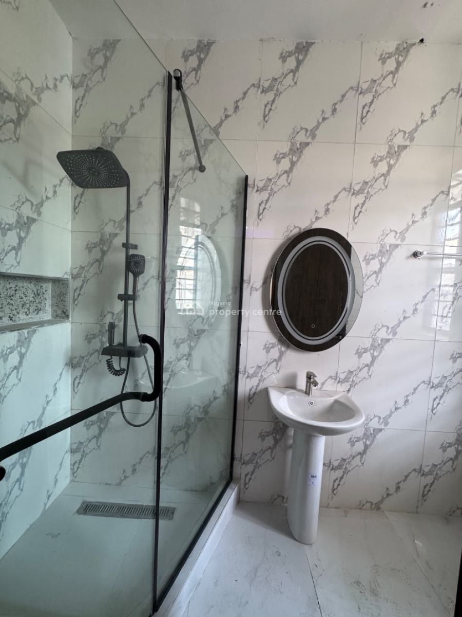 New Three (3) Bedrooms Apartment with Bq, Lekki Phase 1, Lekki, Lagos, Flat / Apartment for Sale