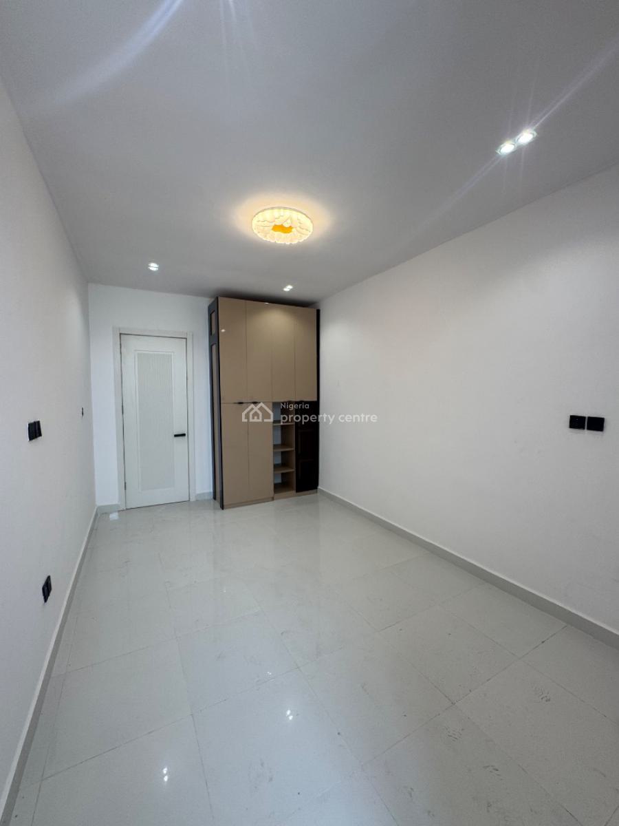Spacious Two (2) Bedrooms Apartment, Ologolo, Lekki, Lagos, Flat / Apartment for Sale