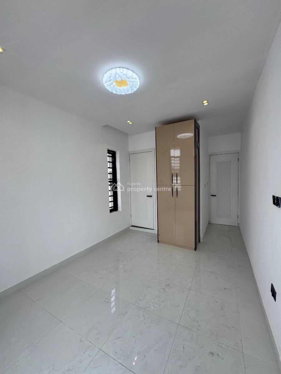 Spacious Two (2) Bedrooms Apartment, Ologolo, Lekki, Lagos, Flat / Apartment for Sale