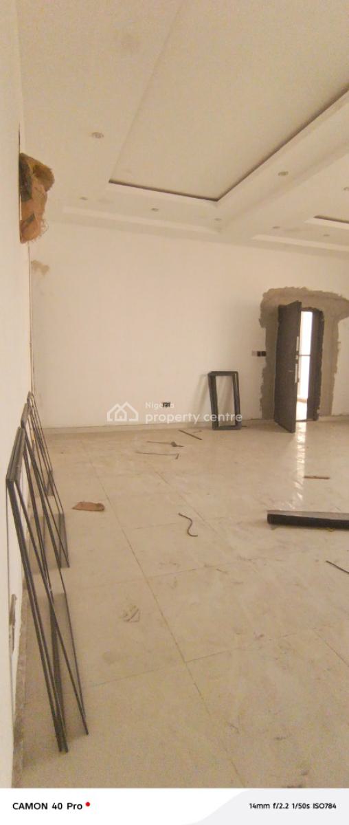 Luxury 3 Bedroom Flat Upstairs in Lekki Right By Ikate, By Nike Art Gallery, Lekki Phase 1, Lekki, Lagos, Flat / Apartment for Rent