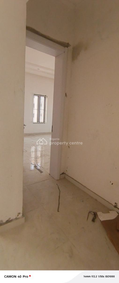 Luxury 3 Bedroom Flat Upstairs in Lekki Right By Ikate, By Nike Art Gallery, Lekki Phase 1, Lekki, Lagos, Flat / Apartment for Rent