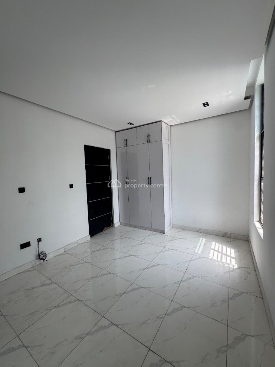 Spacious One (1)  Bedroom Apartment, Ologolo, Lekki, Lagos, Flat / Apartment for Sale