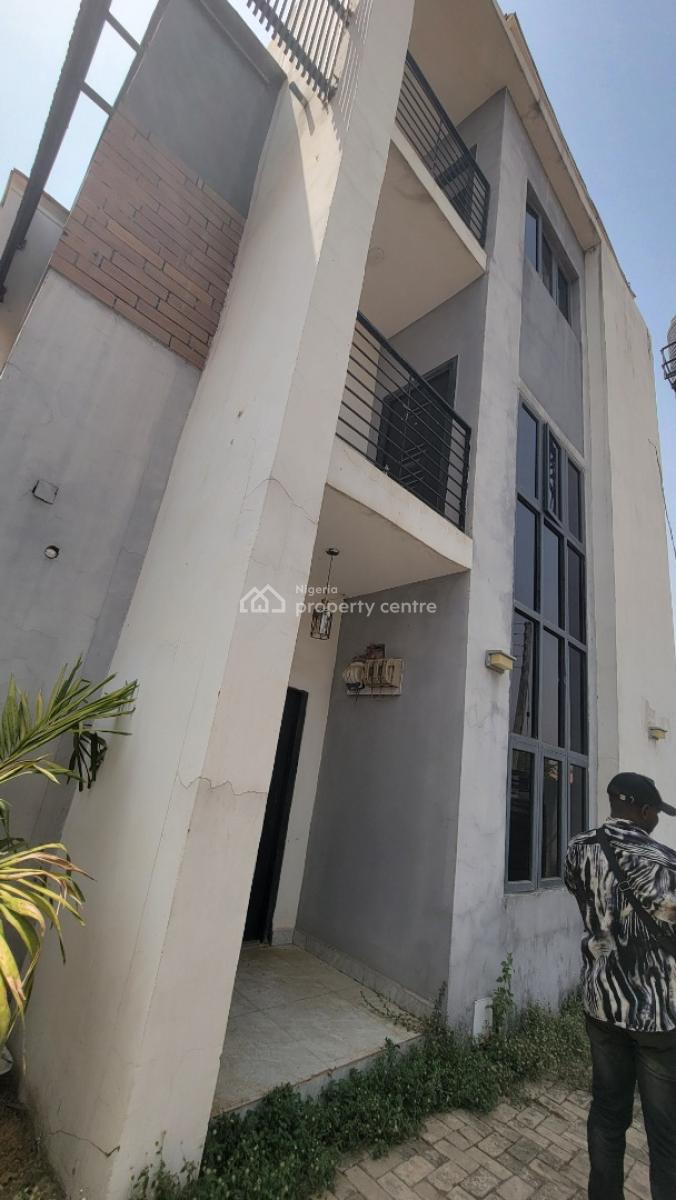 Five(5) Bedrooms Detached Duplex!, Crown Estate, Von Road Off Airport Road, Lugbe District, Abuja, Detached Duplex for Sale